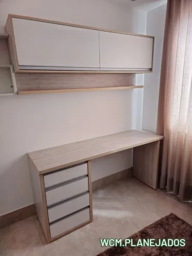 Escrivaninha com armário aéreo mdf
