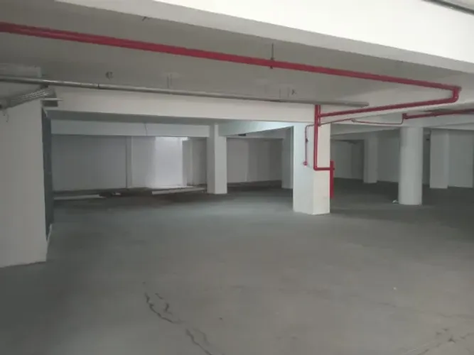 Área para estacionamento com 700m² - no centro de Sete Lagoas. 