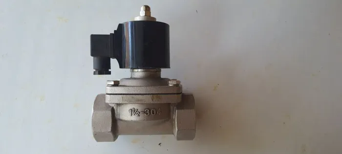 Válvula Solenóide 1.1/2 - 304 - 24 volts