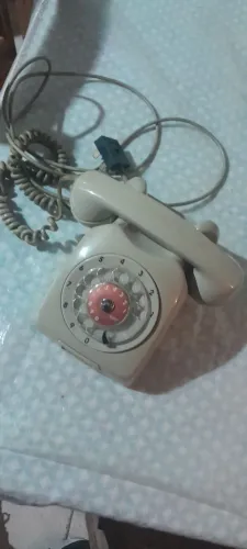 Telefone fixo antigo para colecionador