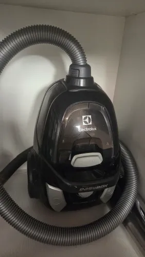 Aspirador de Pó Electrolux Easybox 1600W