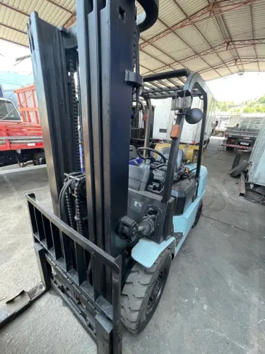 Empilhadeira Ano 2014 2,5 Ton