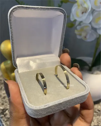 Alianças de noivado e casamento, Ouro 18k