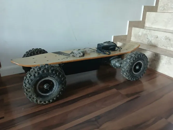 Skate Elétrico Off-Road 800W