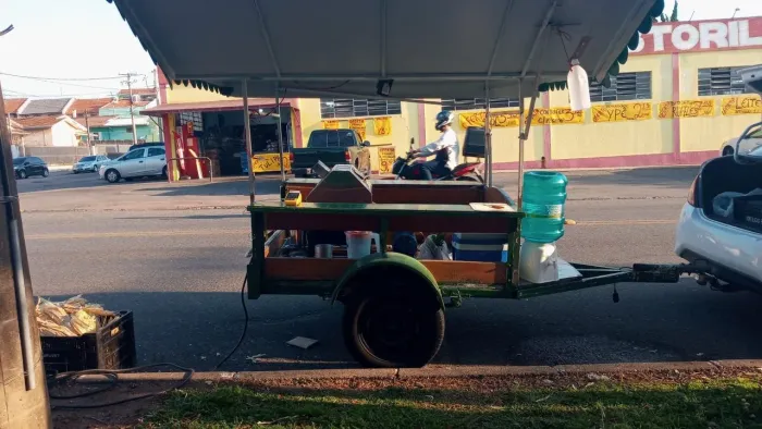 Carretinha com moedor de cana