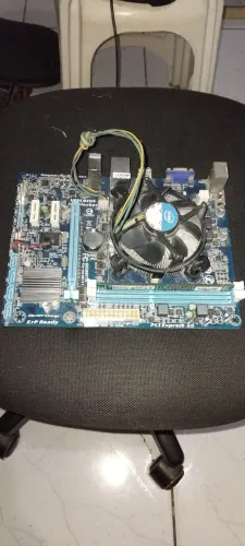 Placa mãe GIGABYTE com defeito.