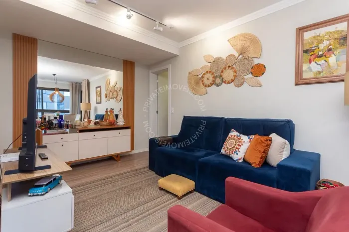 Apartamento mobiliado para alugar no Menino Deus com 2 quartos (2 suítes)