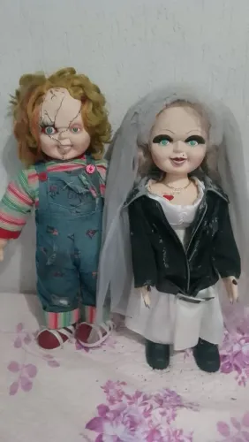 Bonecos Chucky e Tiffany