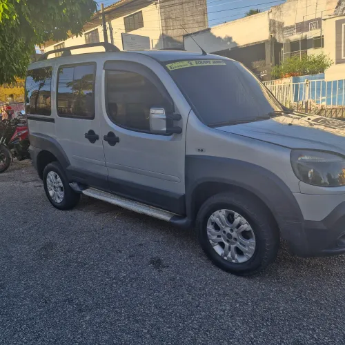 Doblo 7 lugares para aluguel já com motorista .