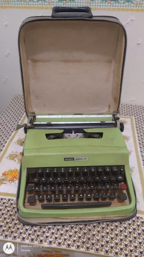 MAQUINA DE ESCREVER OLIVETTI LETTERA 32