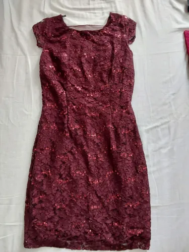 Vestido cor de vinho para festa