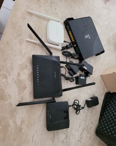 Kit de 4 Roteadores para internet rápida