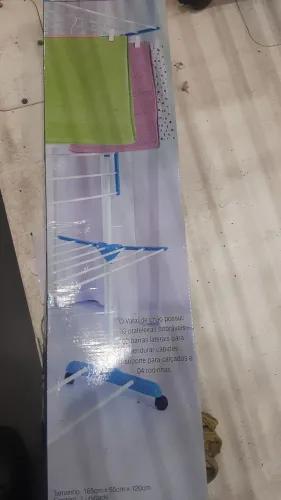 Varal de chão dobrável com 3 prateleiras