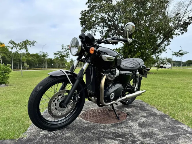 Triumph Bonneville t 100 2023