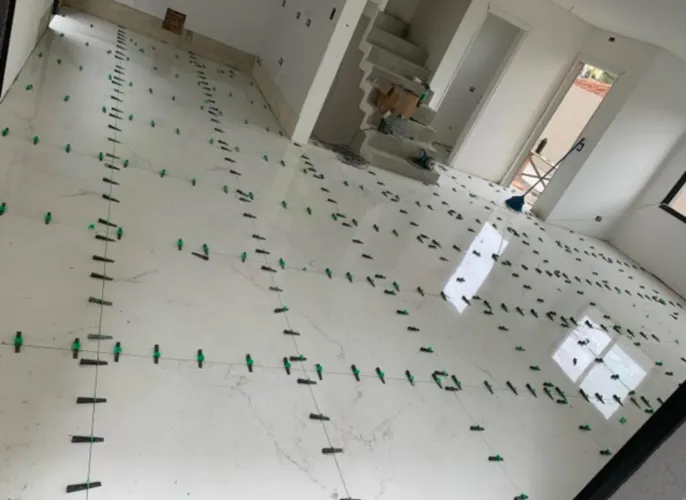 Colocação de porcelanato, Pias, Nichos e Bancadas..