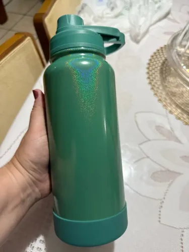 Garrafa térmica verde perolizada