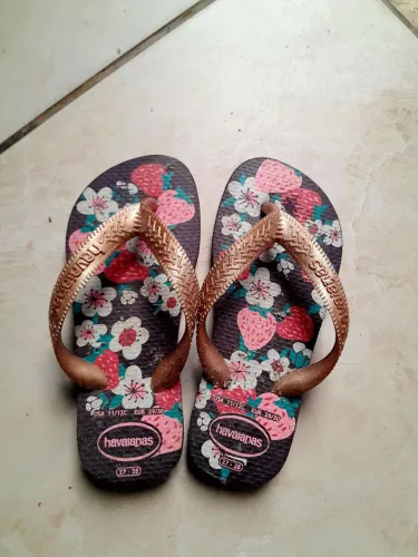 Chinelo infantil flores