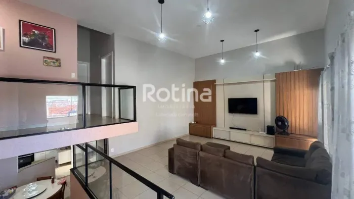 Casa Sobrado à venda, 3 quartos, Centro - Uberlândia/MG - Rotina Imobiliária