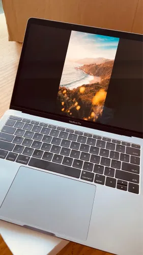 MACBOOK PRO A1717 + HUB USB