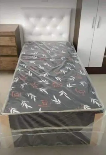 Cama Box com Protetor de Plástico