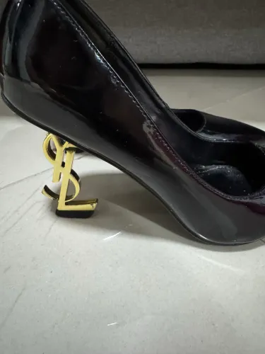 scarpin verniz preto inspiração número 33/34