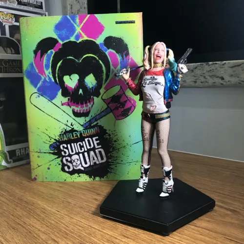 Iron Studios - Harley Quinn (Arlequina) - Suicide Squad
