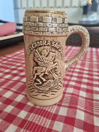 Antiga Caneca para Chopp Anos70 em Porcelana