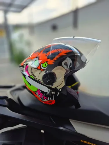 Capacete coyote