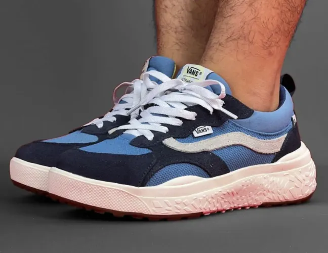 Tênis Vans UltraRange