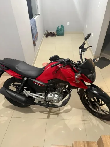 Honda Fan 160 - 2025 Bem conservada 