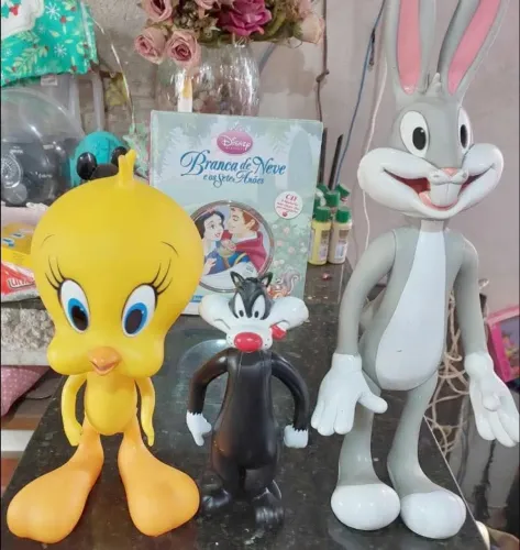 Turma Looney Tunes: Tweety, Sylvester e Bugs Bunny