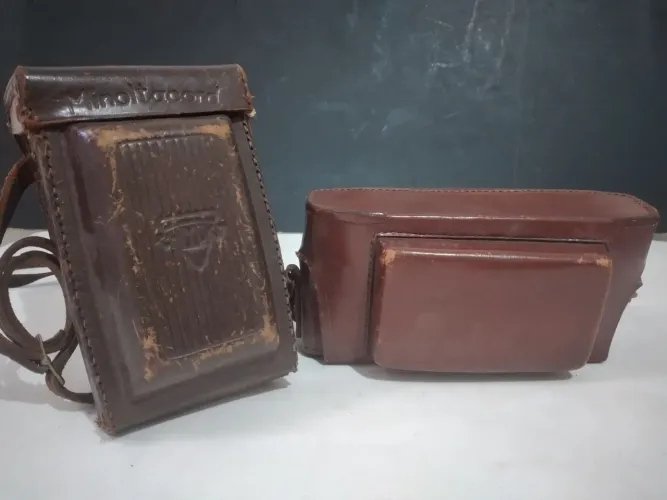 2 Estojos de couro para Maquina antiga Minolta Cord anos 70