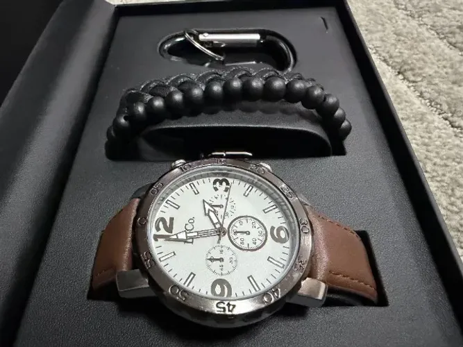 Conjunto relógio e pulseira L&Co.