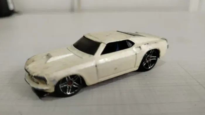 Miniatura '69 Mustang Hot Wheels 1/64 Branco