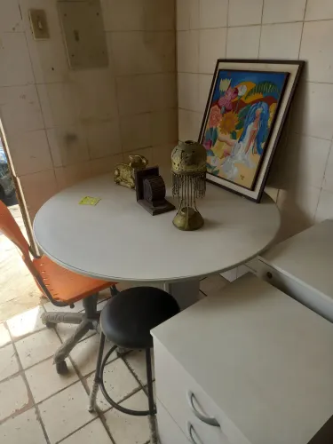 Mesa redonda de reunião 