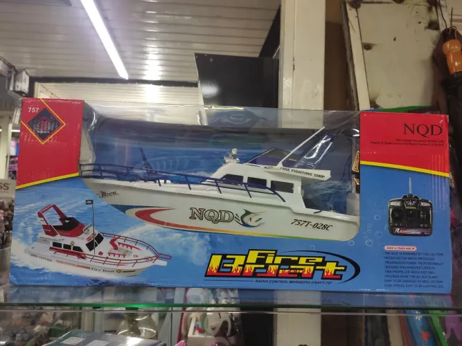 Barco de Brinquedo Rádio-Controlado Fire Fighting Ship NQD