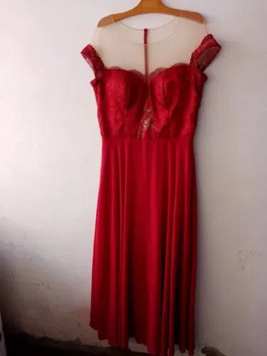 Vestido de festa 46 com renda e tule 