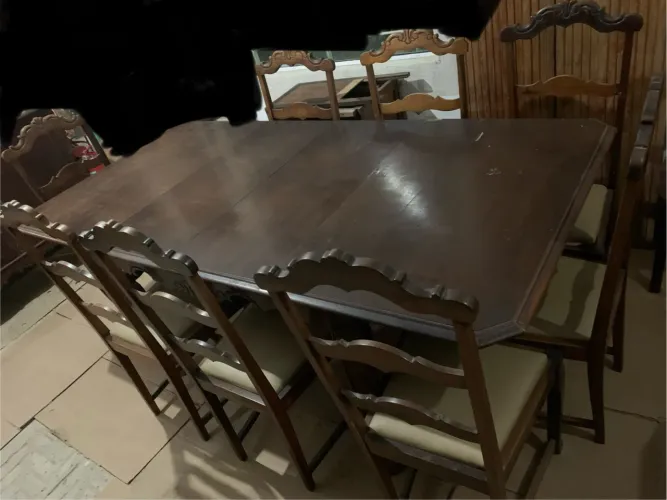 Mesa com 8 cadeiras Imbuia anos 60