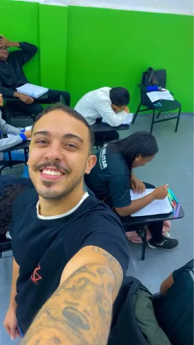 Explicador e Professor ( Reforço Escolar ) Matemática/Física