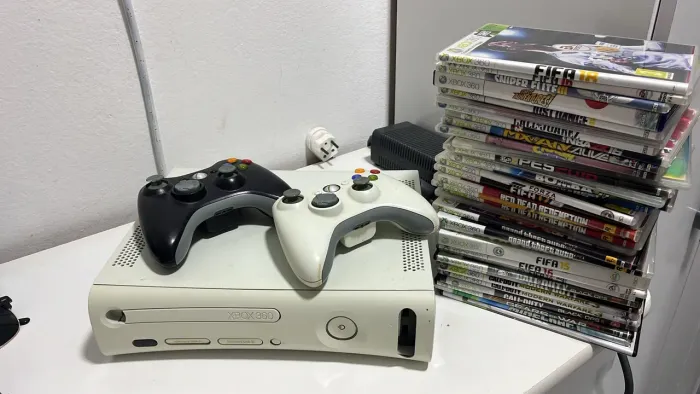 Xbox 360 com mais de 30 jogos