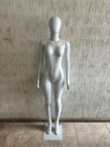 Manequim Feminino