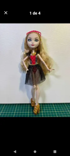 Boneca Ever After High Mirror Beach Apple White
