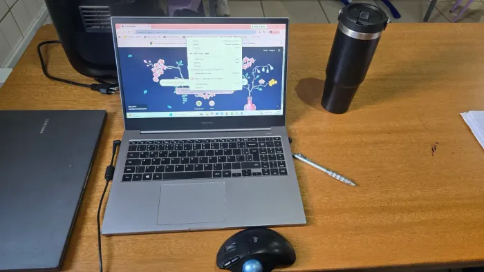 Notebook Samsung Book E20 - Com SSD 240GB