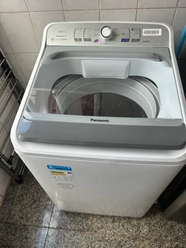 Máquina de lavar roupas Panasonic bem nova 12 kg