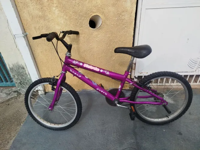 Bicicleta de menina