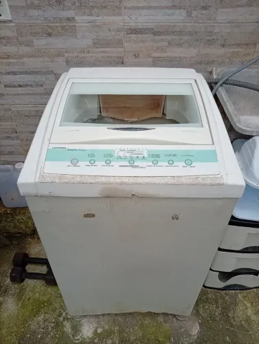 Máquina de lavar, frigobar e filtro de água 