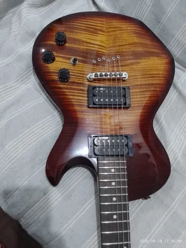 Guitarra Les Paul Cort Z 42
