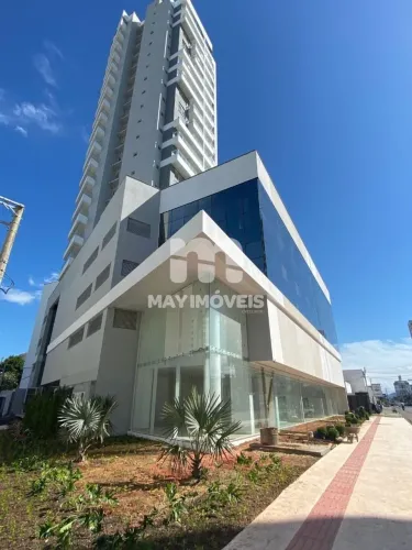 Apartamento semi mobiliado com 02 suítes + lavabo, 02 vagas de garagem, localizado no bair