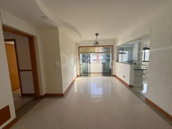 Oportunidade! Apartamento de 3 dormitórios perto da Beira Mar Norte