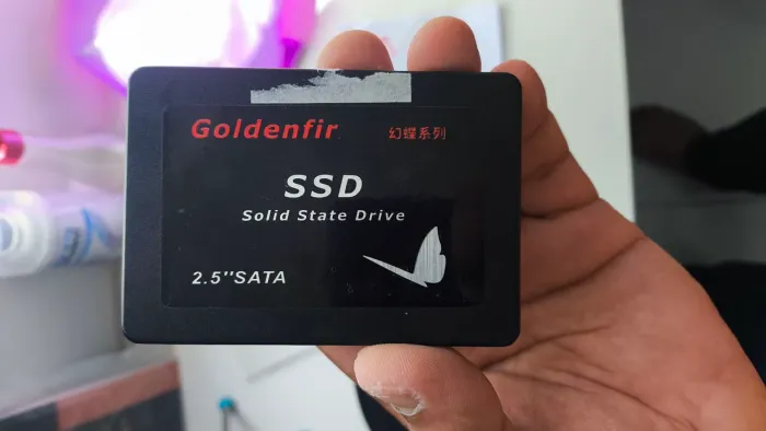 SSD Goldenfir 240GB SATA III - Upgrade para Notebook/PC (Usado)